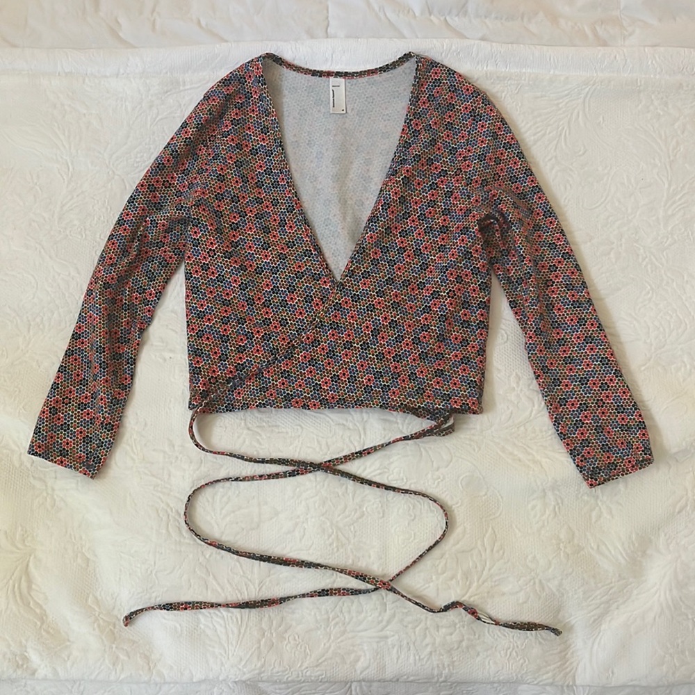 Barely worn American Apparel retro cropped wrap V neck top. Looks brand new!